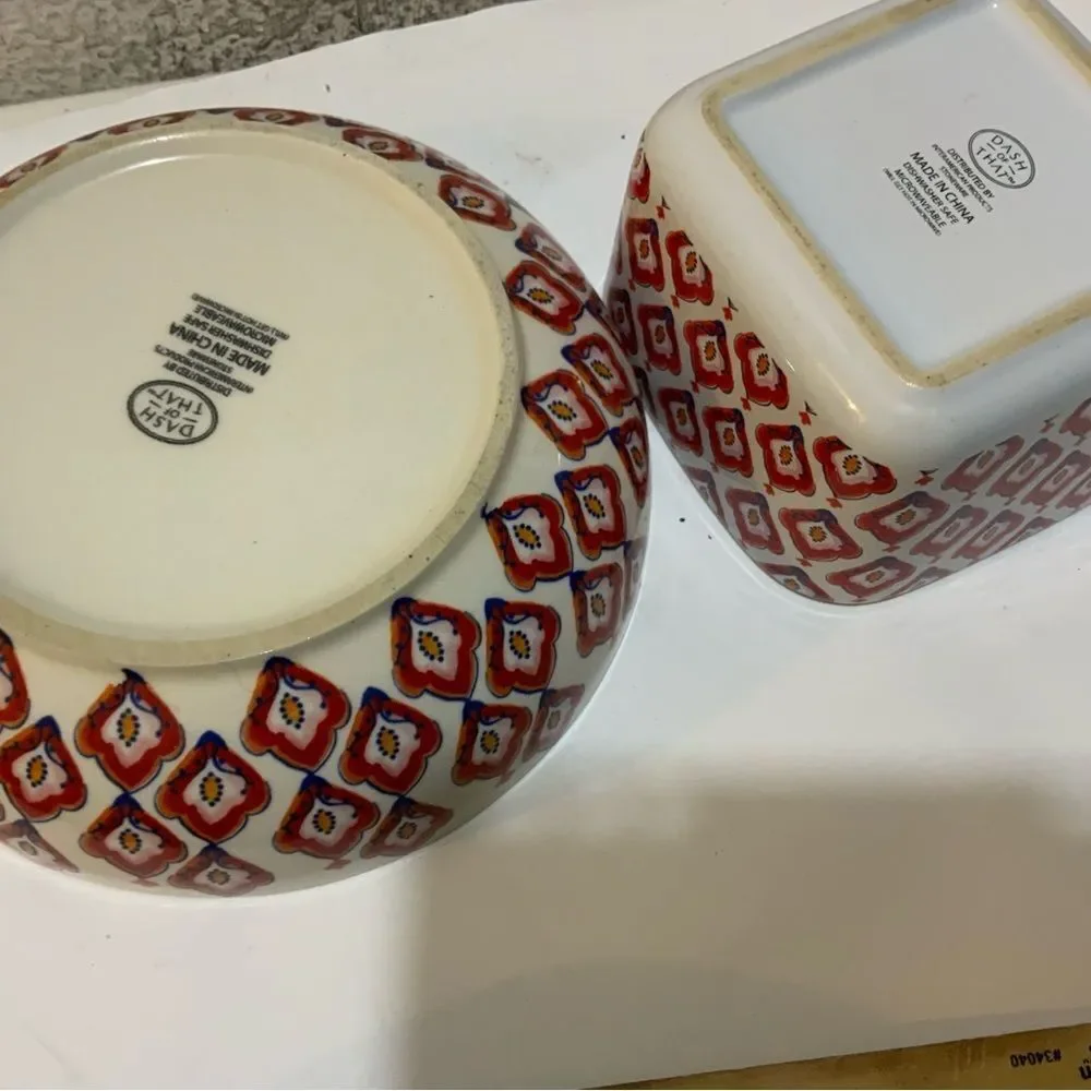 Bundle 2 DASH of THAT Damask cereal bowl & square bowl